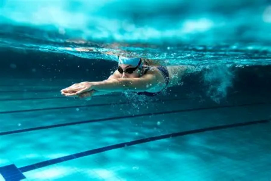 Isola Swimming